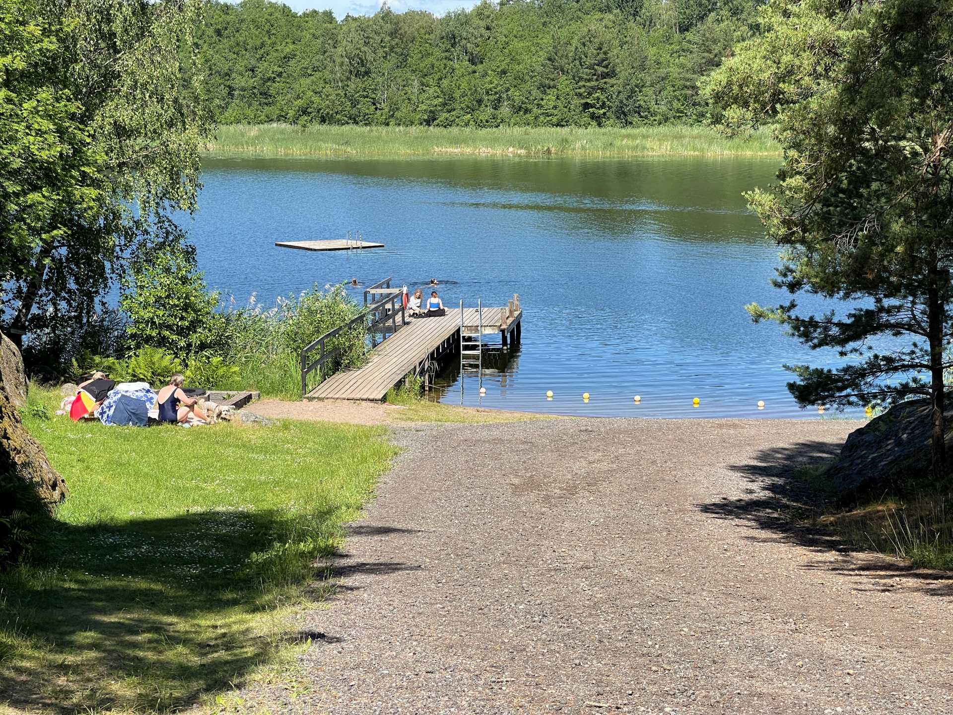 Vårdnäs-sommar-badplats