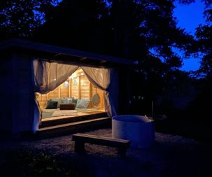 Vårdnäs-glamping-vindskydd-camping de lux1